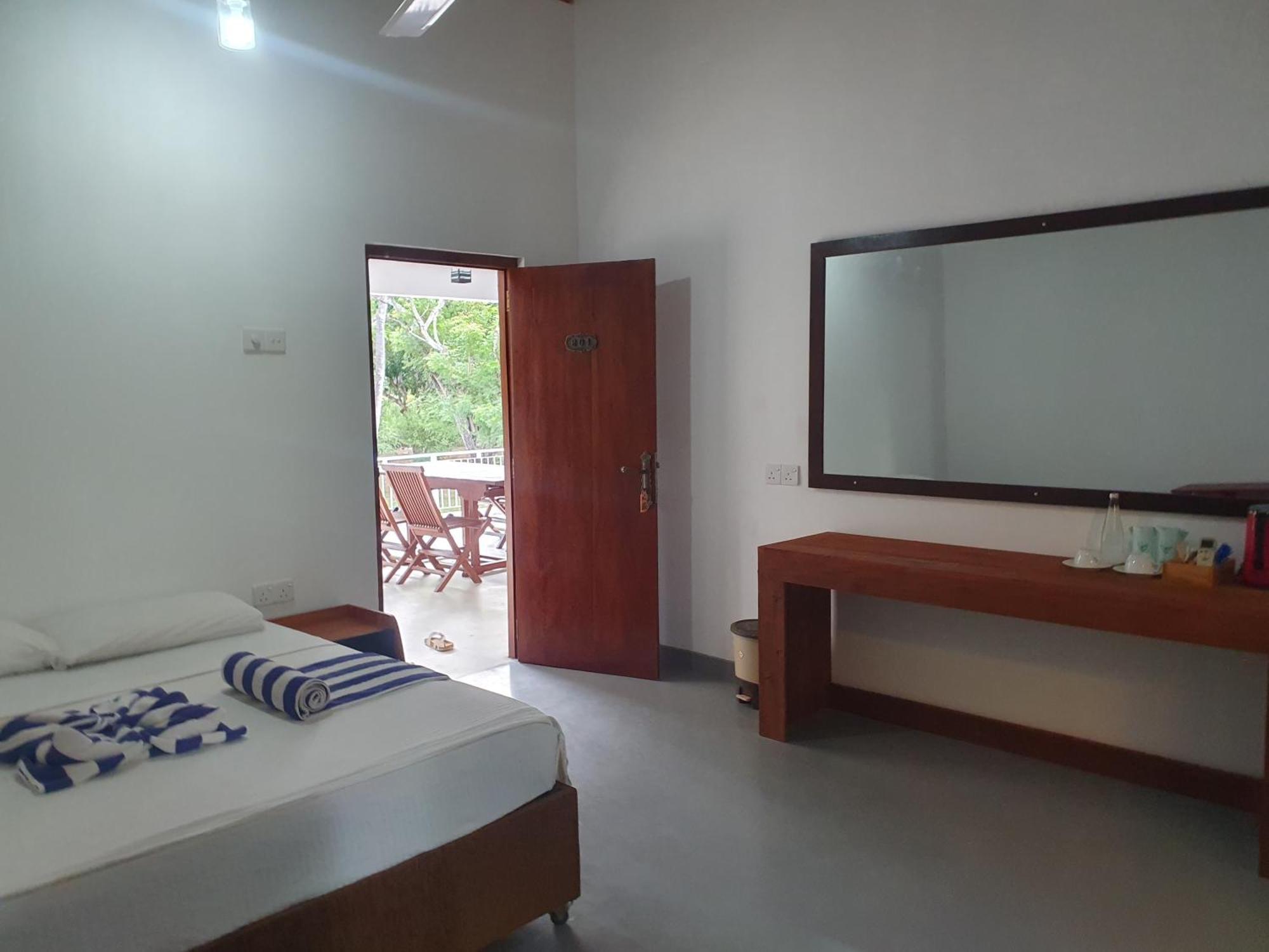 Отель Wilpattu Corridor Leisure Экстерьер фото