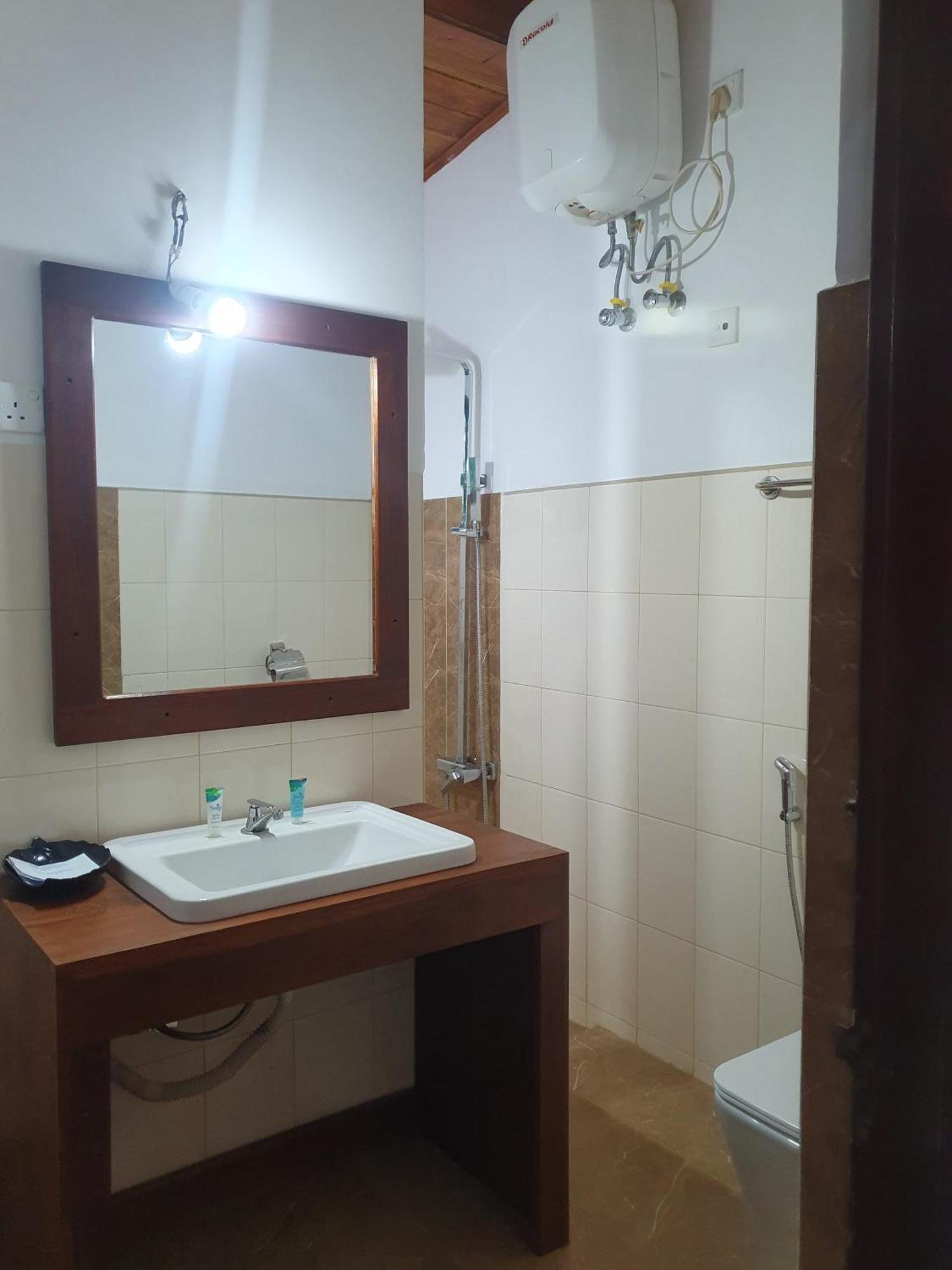 Отель Wilpattu Corridor Leisure Экстерьер фото
